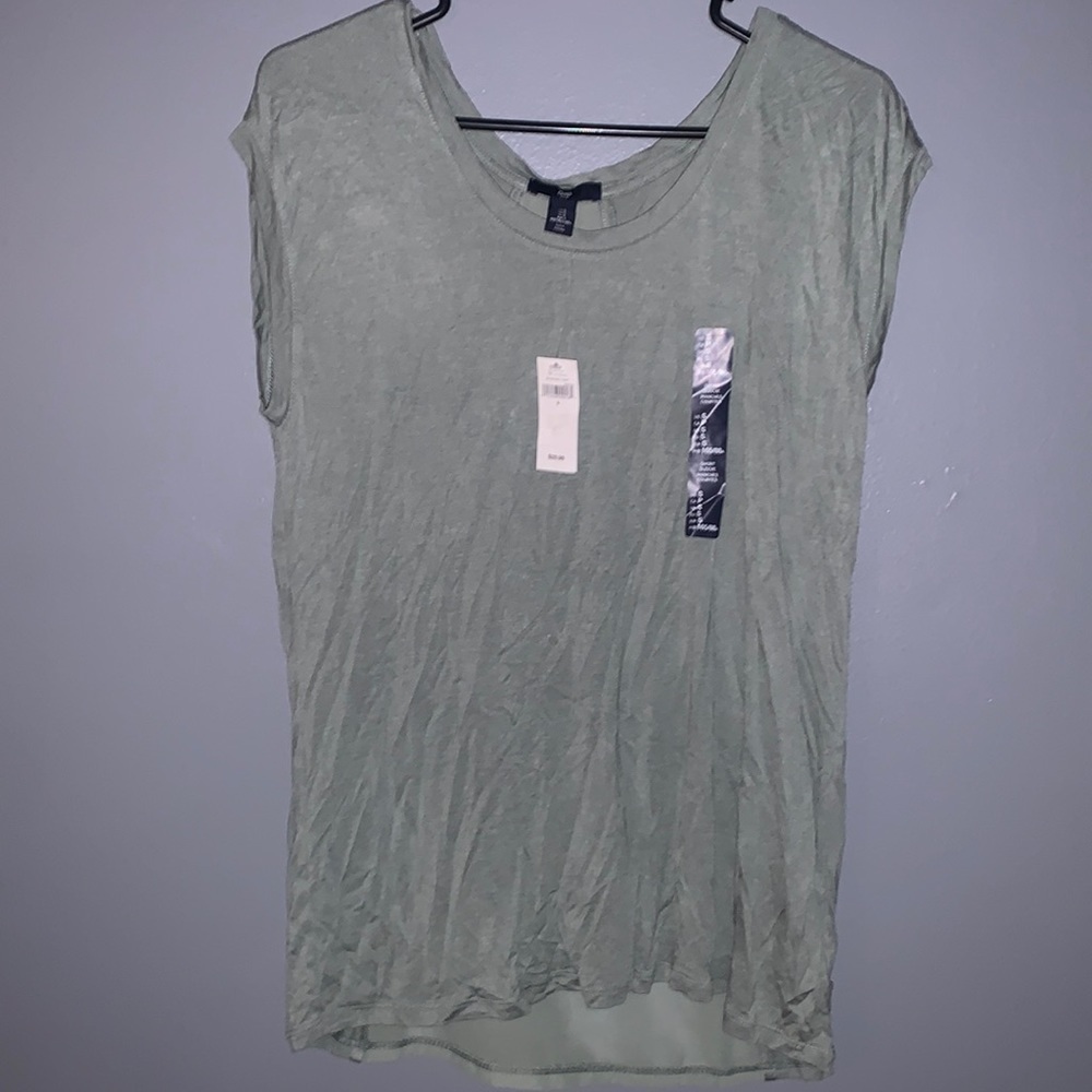 NWT green gap t-shirt! See through back material.
